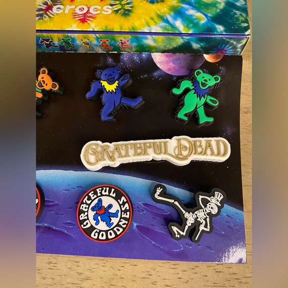 Crocs X Grateful Dead Jibbitz Limited Edition Charm Set 10 Pack New - Picture 6 of 9